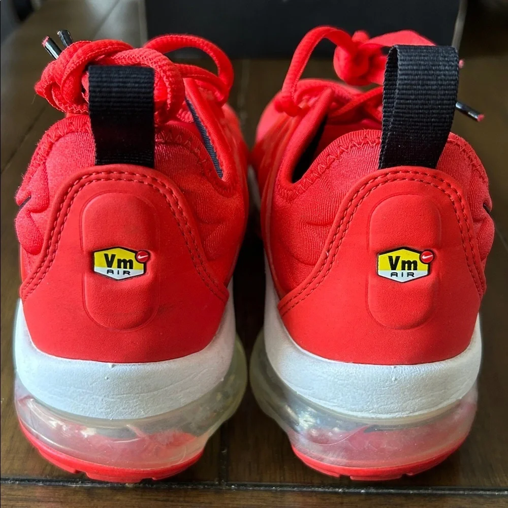 Nike Air VaporMax Plus 'Chile Red' women's size 6.5